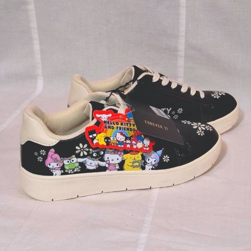 Forever 21 Hello Kitty and Friends‎ Black Floral Platform Sneakers Womens 7 NEW